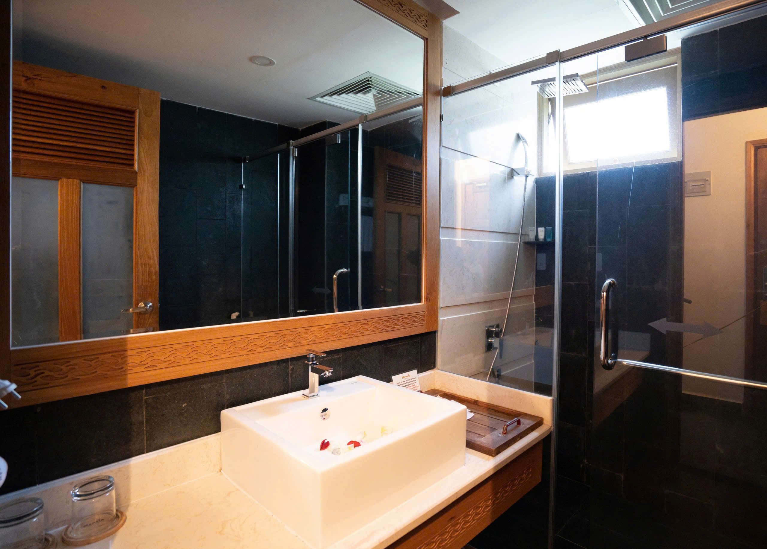 Deluxe Garden View - other image 4