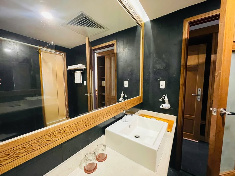 Superior Garden View - view image 1