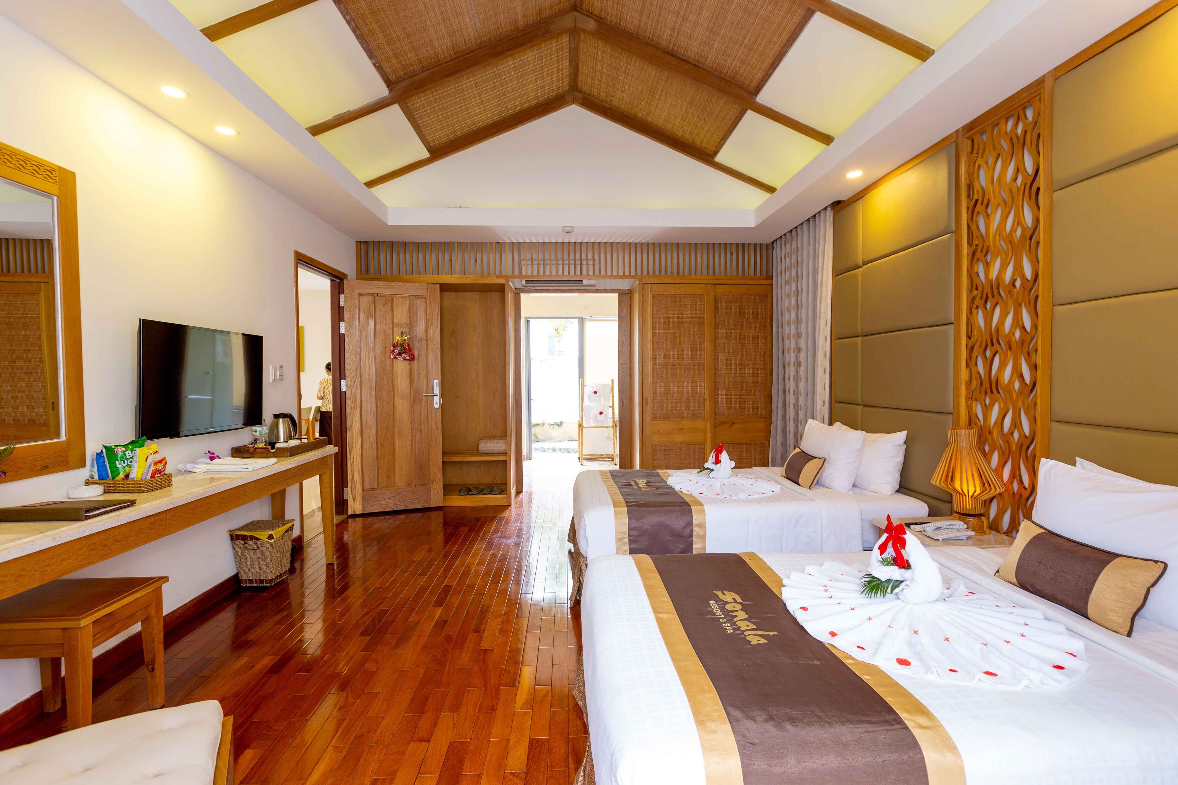 2-Bedroom Beach Front Bungalow - bedroom image 5